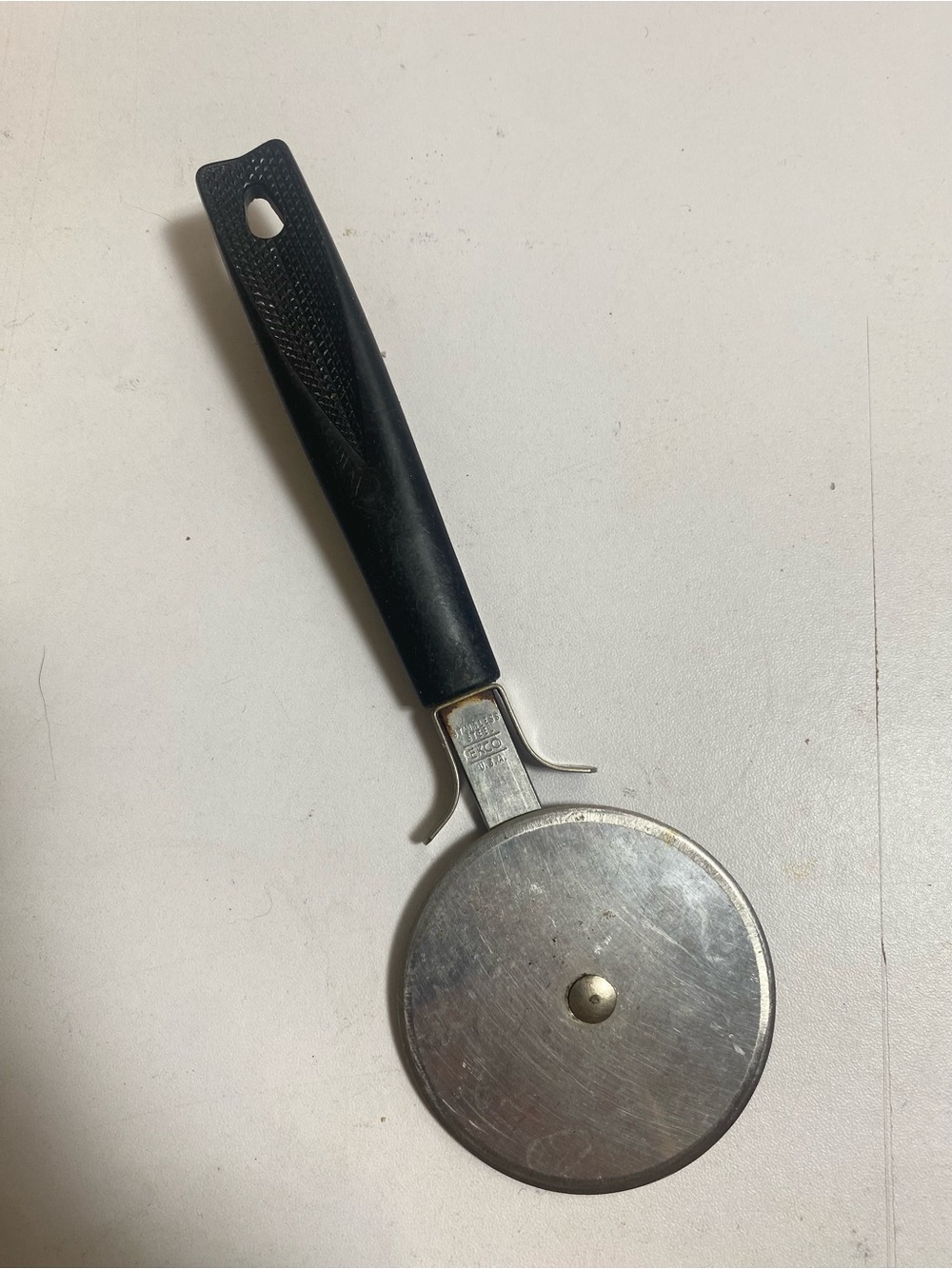 Vintage EKCO USA Pizza Cutter Wheel Black Handle 8”